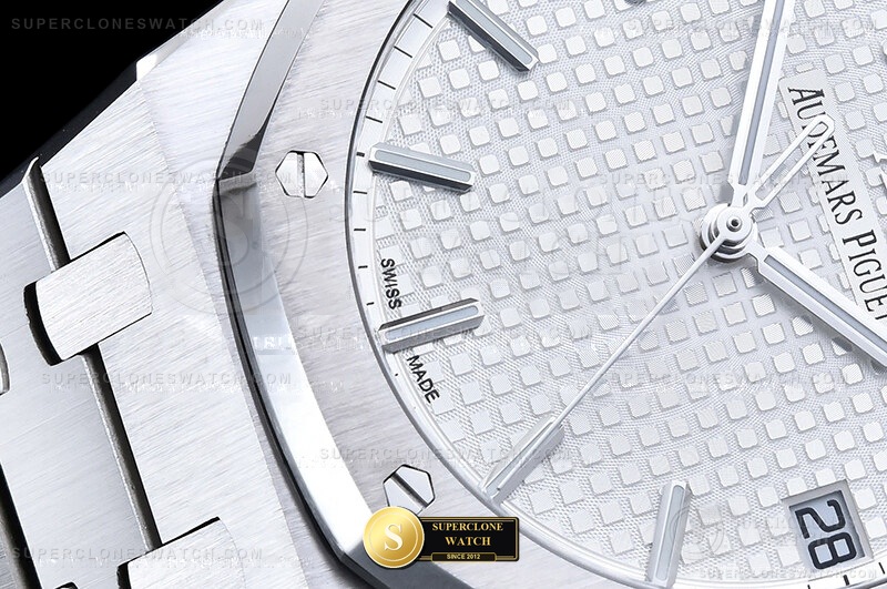 Audemars Piguet Ref. 15500ST-SLV APSF V3 Studio Photo 7 of 29
