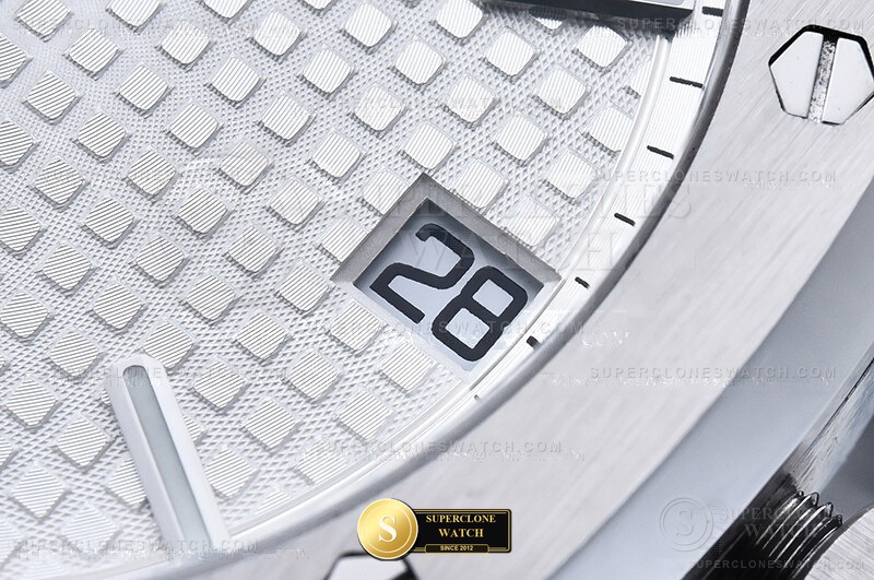 Audemars Piguet Ref. 15500ST-SLV APSF V3 Studio Photo 9 of 29