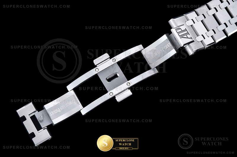 Audemars Piguet Ref. 15500ST-SLV APSF V3 Studio Photo 10 of 29